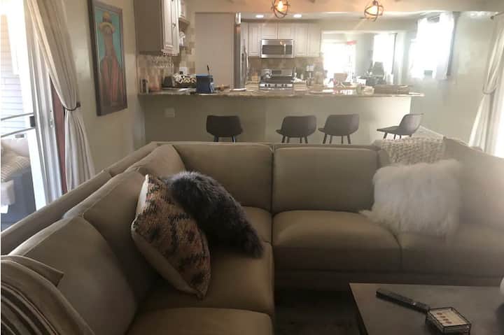 Cheerful 3 Bedroom Home With Hot Tub, Large Yard. - Prescott, AZ