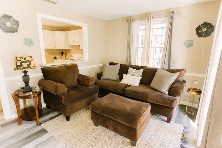 Quiet Downtown Bungalow | Walkable + Free Parking - Mobile, AL