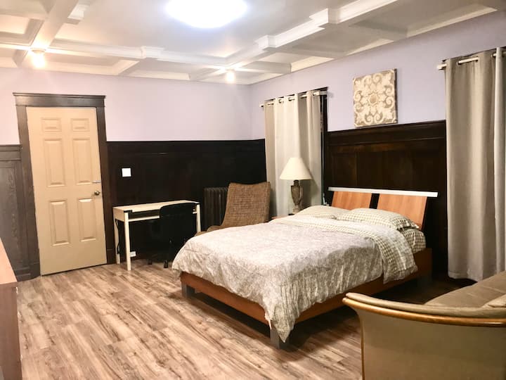 Large Private Bedroom Near CWRU, Cleve Clinic, UH Apartments for Rent