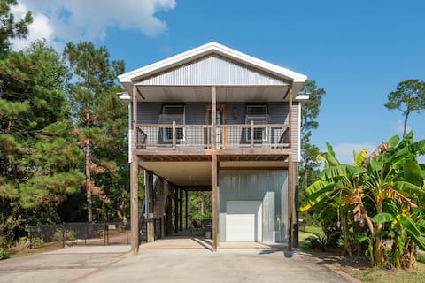 Waterfront w/ Boat Dock, Outdoor Kitchen, Hot Tub