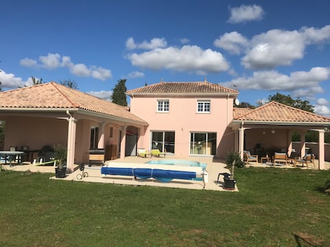 Beautiful villa with pool.