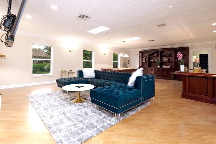 Upscale Waterfront Mansion: Pool, Kayak, Game Room gallery image 5