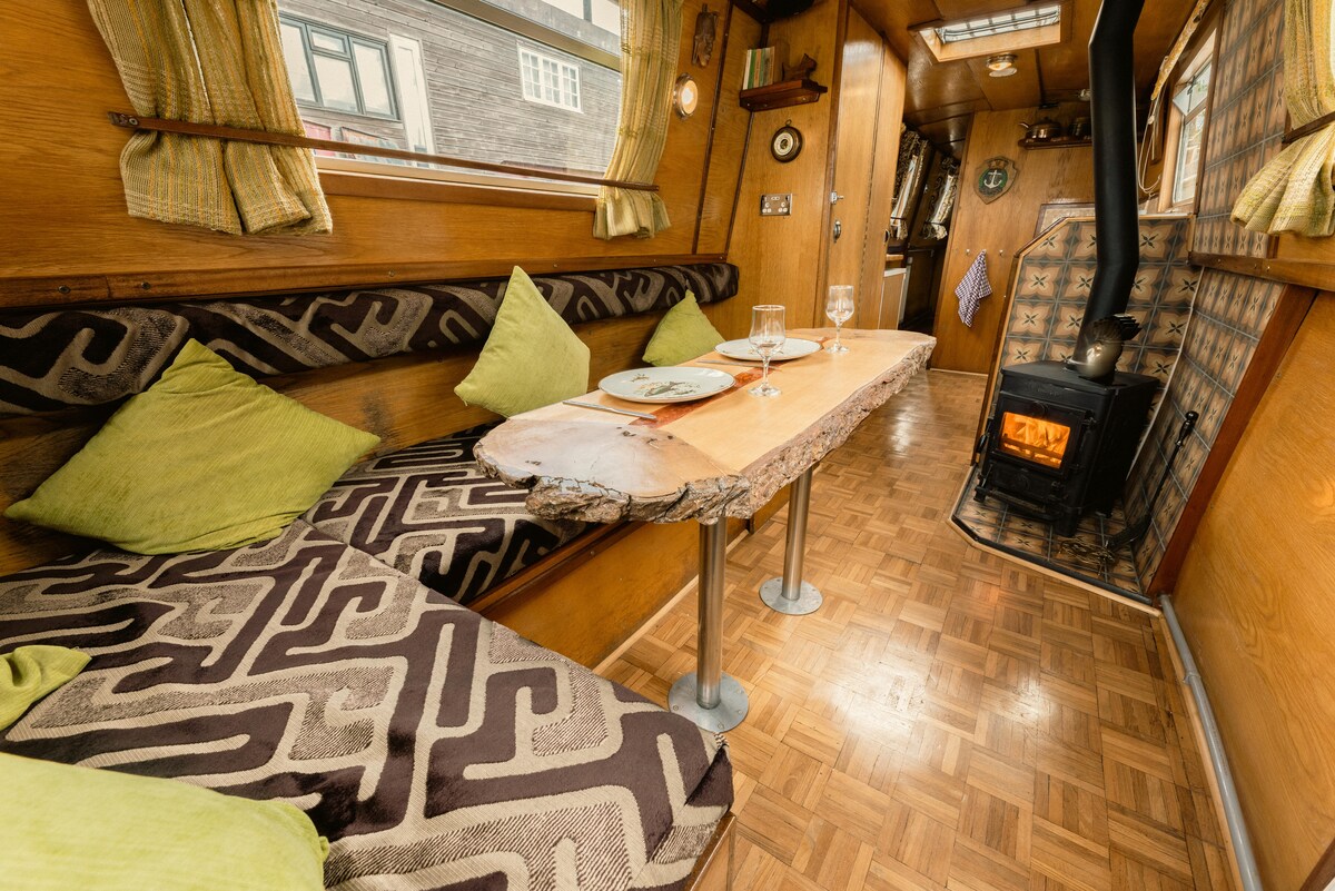 Airbnb con mejor rendimiento: Rhubarb n Custard quirky unique narrowboat retreat en Lancing