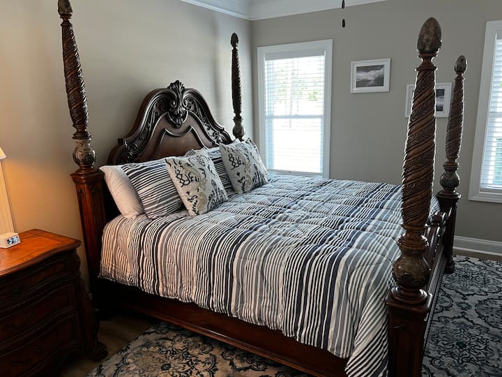 อาจารย์อยู่ที่ชั้น 1