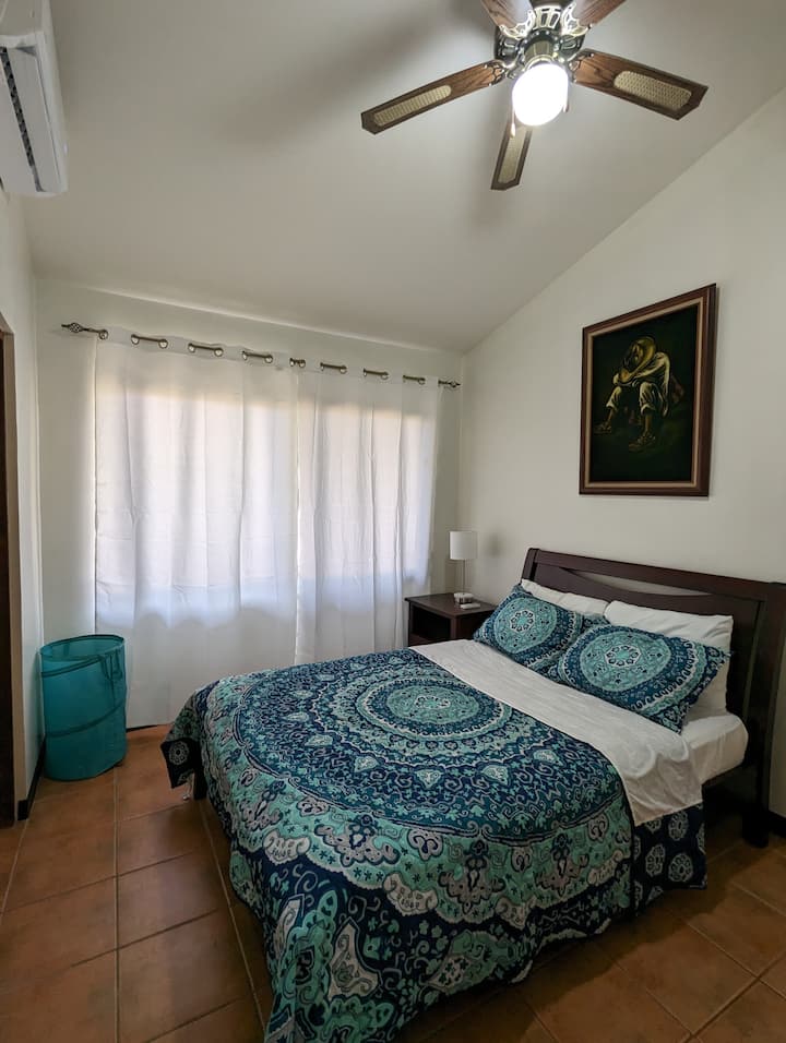 Горен етаж: спалня №2