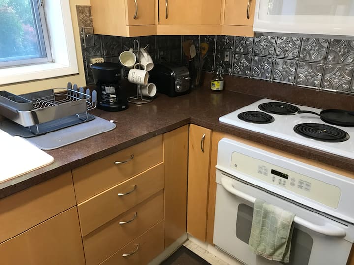 One Bedroom With Queen Bed And Private Bath - Beaverton, OR