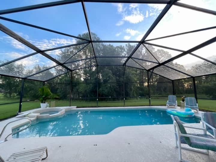 Amazing 4 bedroom villa with private pool & spa! Villas for Rent in