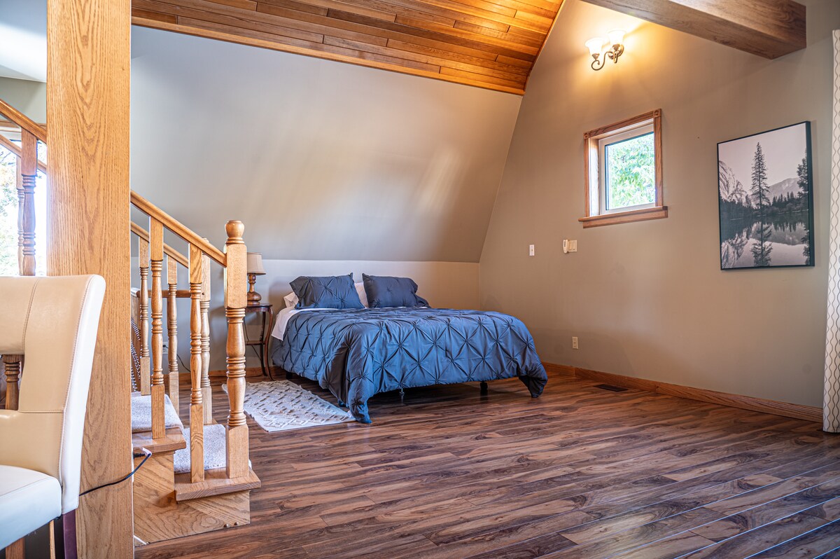 2nd floor queen size bed