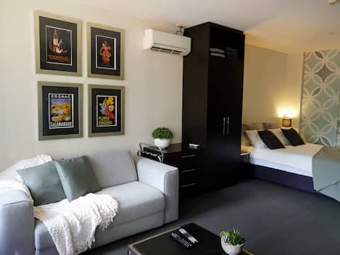Top performing Airbnb: Sandro's Studio on Collins in Melbourne