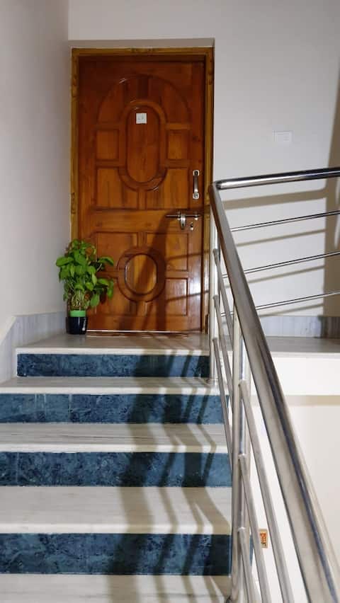 Cheerful family home close to the hills