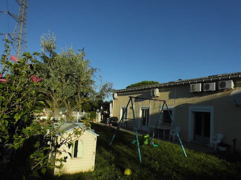 Quiet house with pool