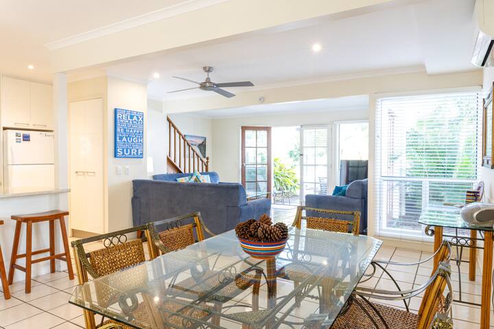Sandy Beach 19, a 3 bed pool view Noosaville villa