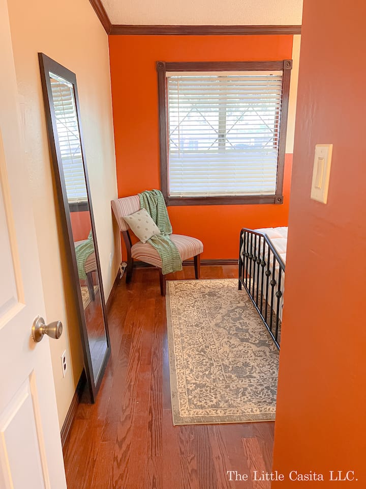 舒适的卧室，适合入住