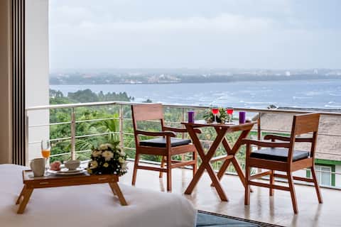 Staymaster Edge Water• Sea View 4BR Pool & Butler