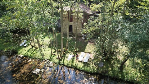 Next to the river and 5 minutes from Somiedo