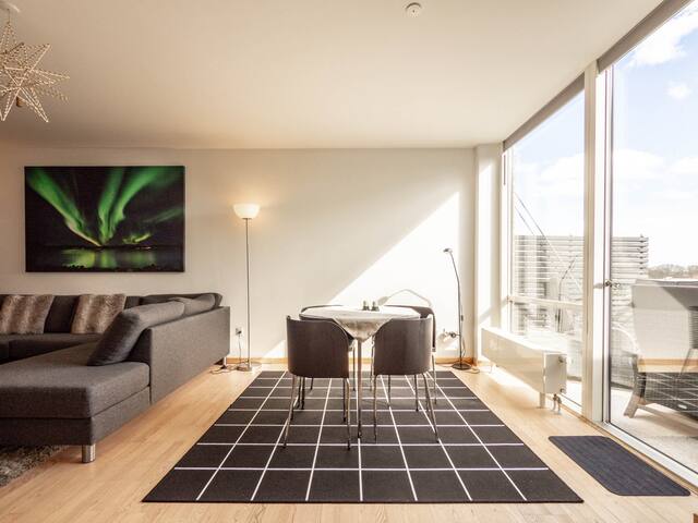 Bright & Modern – by Opera & short walk to Nyhavn gallery image 2