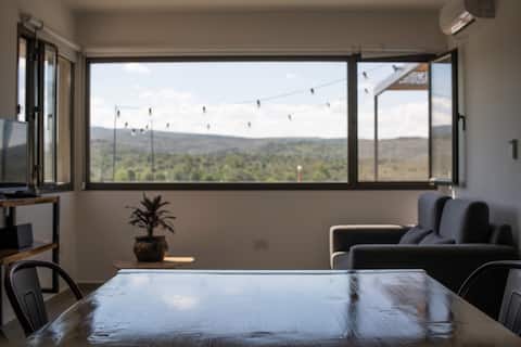 Airbnb con mejor rendimiento: Premium apt in Tanti: mountains, pool, and terrace en Tanti