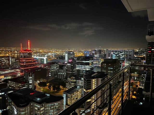 Magnificent penthouse with breathtaking views gallery image 4