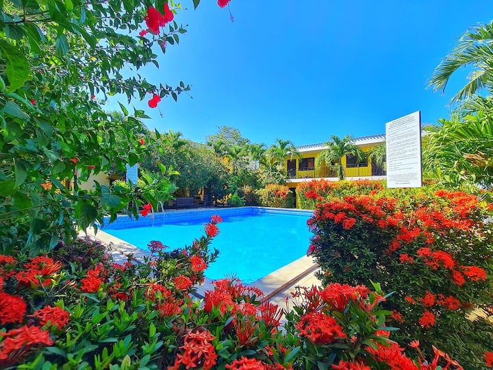 Luxurious 2BR/2BA Condo in Playas del Coco w/ Pool Condominiums for