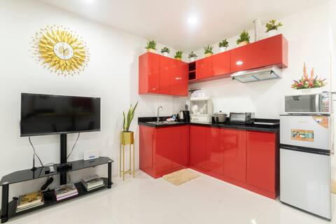 Plaza Alicia Unit 2, free parking