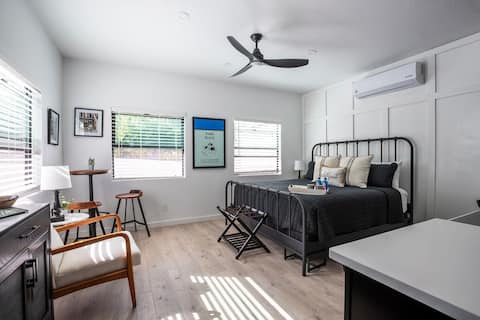 Popular Airbnb listing: Old Town on Main Walk to shops & Dining in Cottonwood