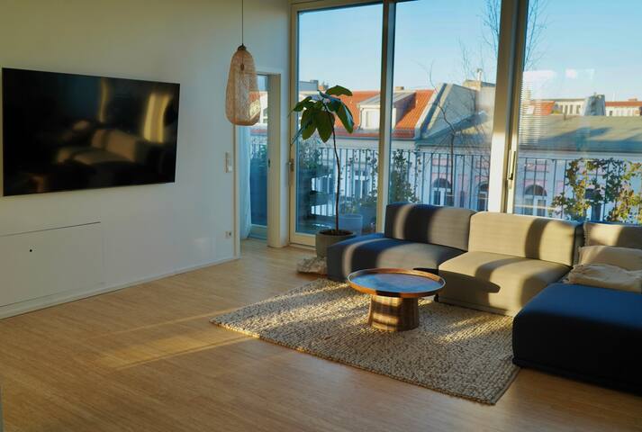 120sqm boho penthouse roof terrace Prenzlauer Berg gallery image 2