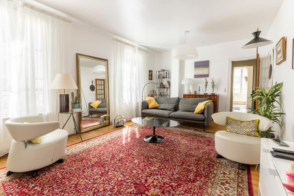 Modern Studio in Downtown - Image 2