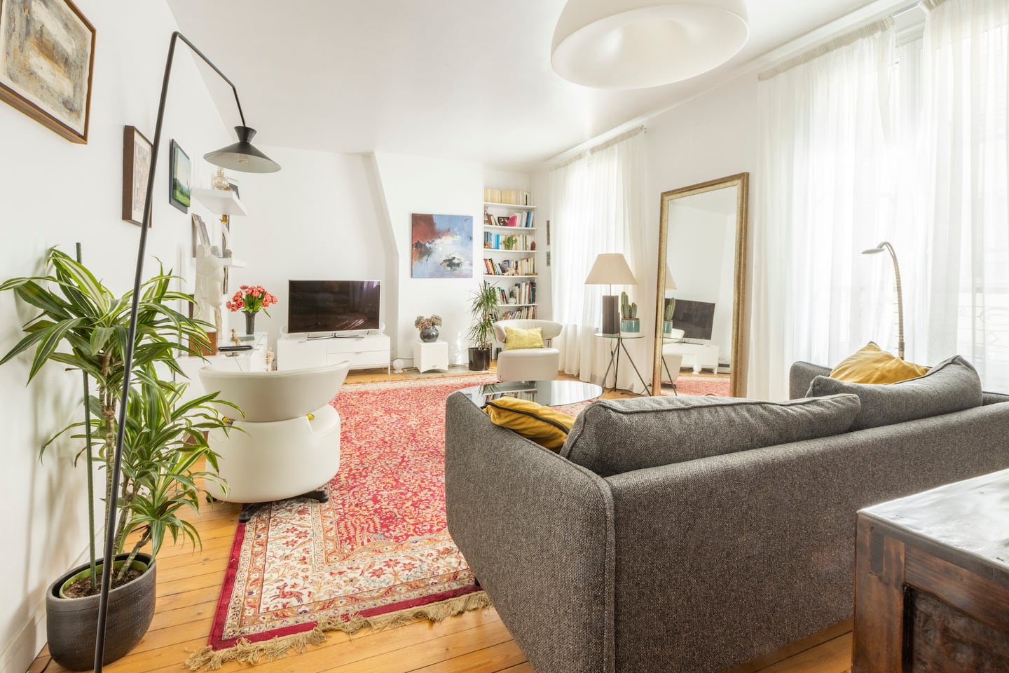 Property with Shuffled Images - Image 3