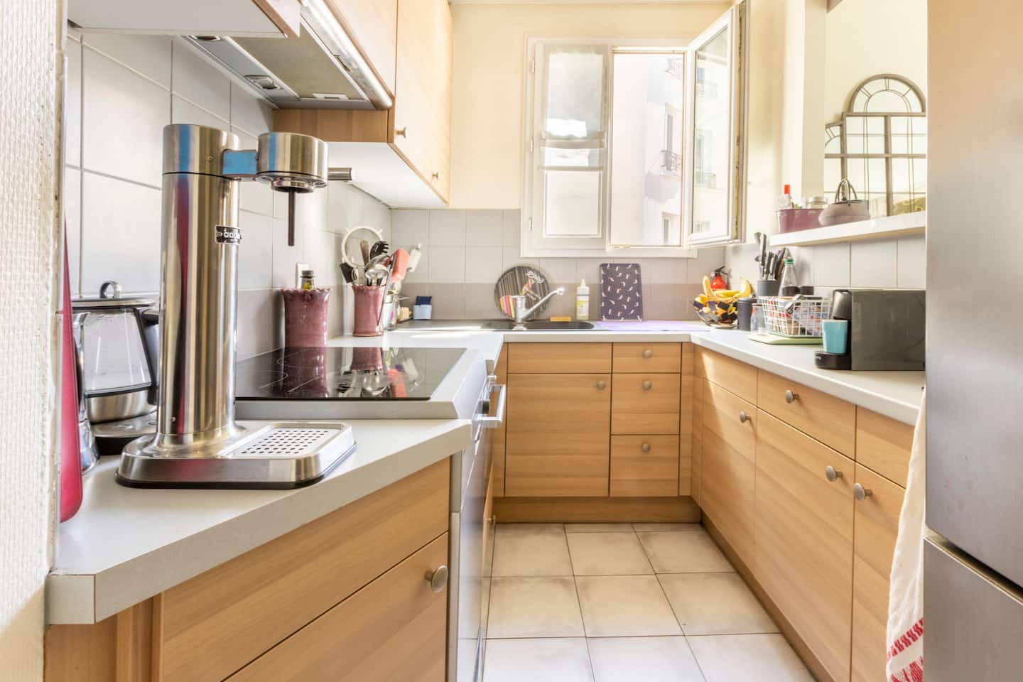 Modern Studio in Downtown - Image 1