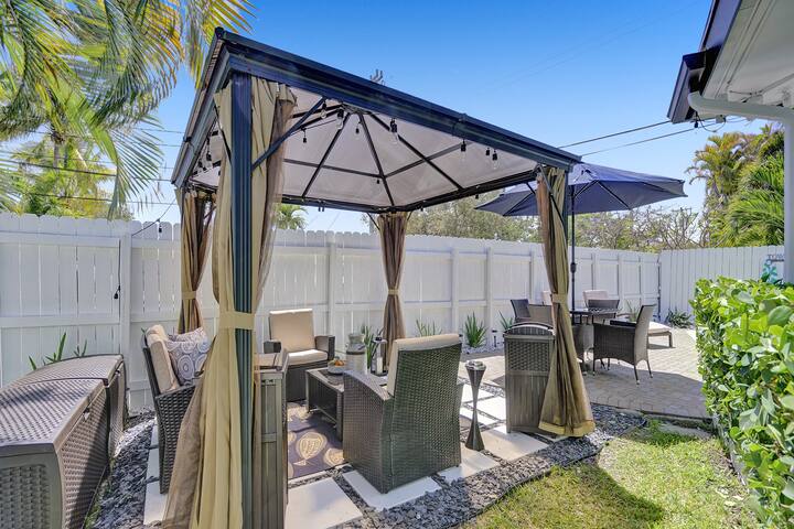 Heated Pool! 5 Bedrooms+1 Mile To Beach/Las Olas! gallery image 4