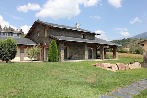 Large 4-star chalet house