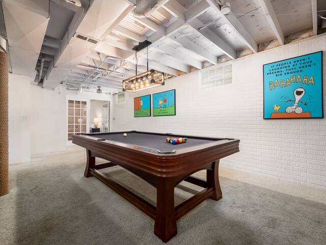 Bungalow in the Heart of Victorian Village gallery image 2