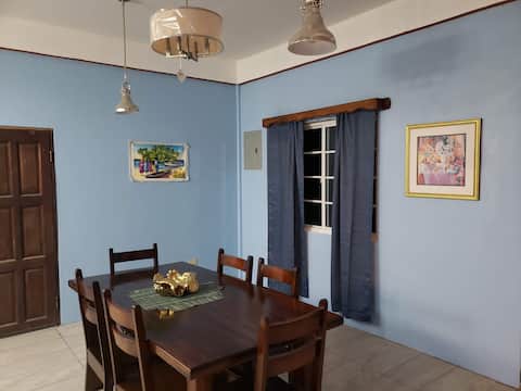 Lovely 2 bedroom condo with 1 king plush mattress