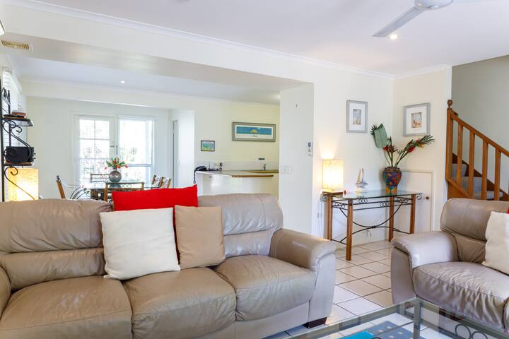 Sandy Beach 22, a 3 bed pool view Noosaville villa