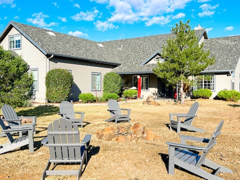 Cute Country Dirt Road Getaway