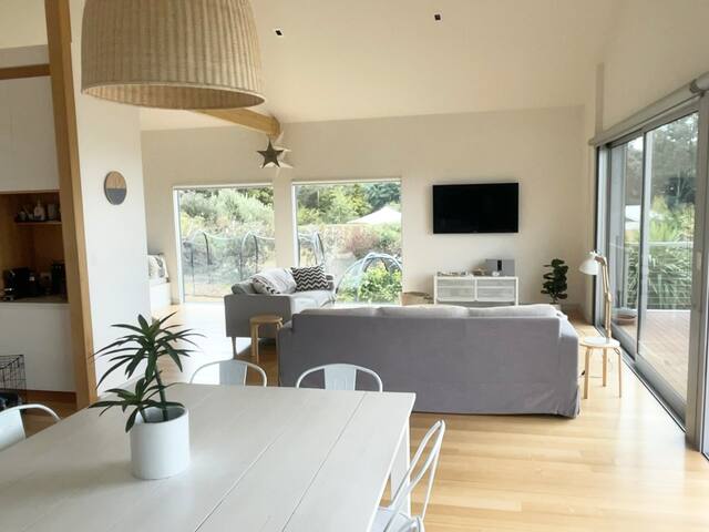 Spring Beach Bliss – Luxury beach house gallery image 3