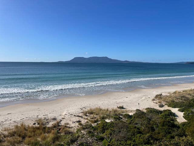 Spring Beach Bliss – Luxury beach house