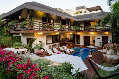 Villa Messina • Luxury Tropical Villa in Jeri