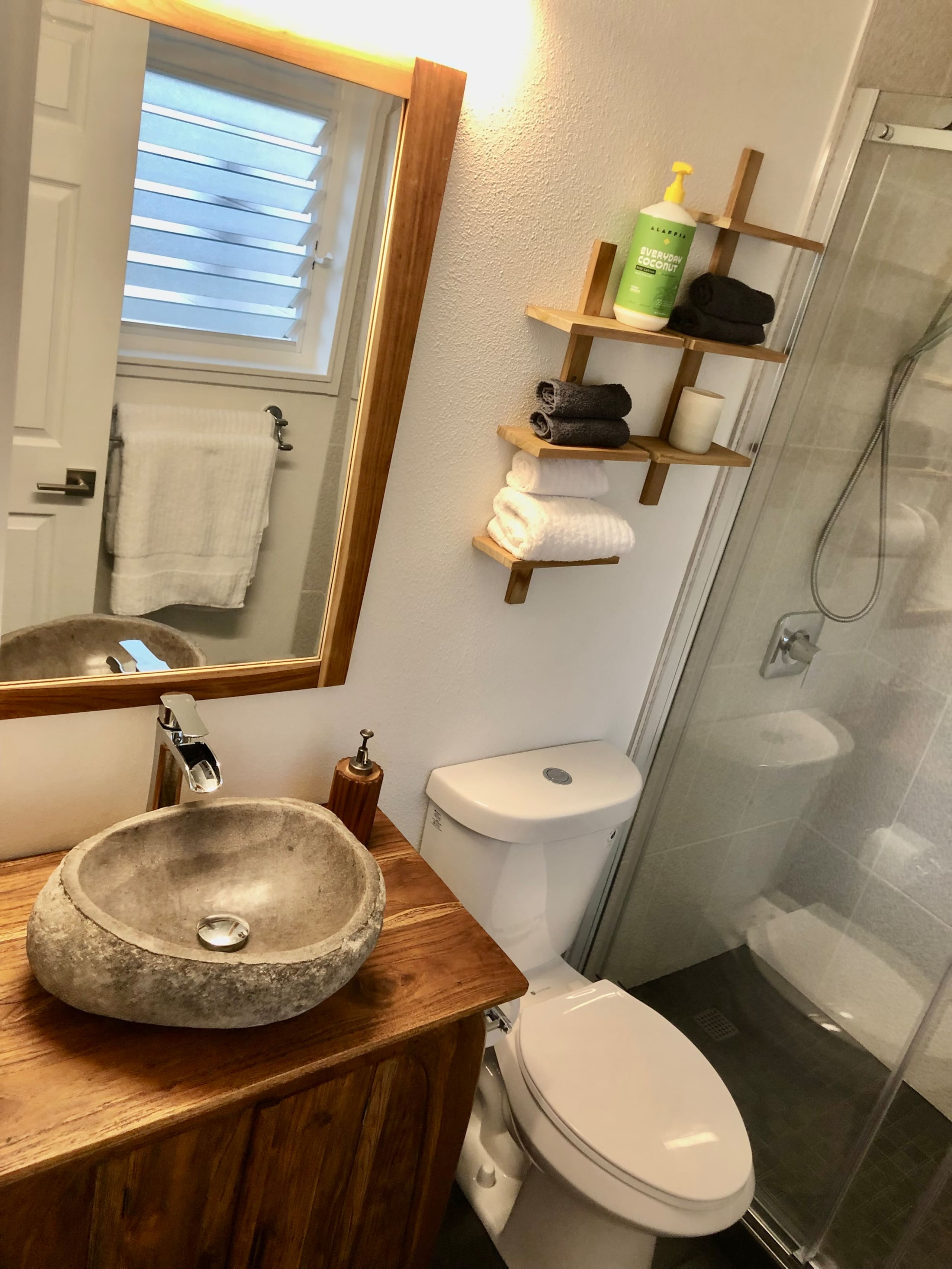 Condo in Lahaina · ★4.98 · Studio · 1 bed · 1 private bath - Image 12