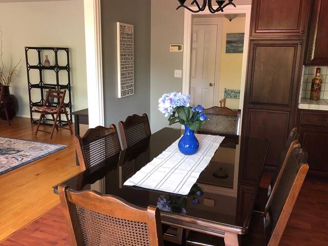 Spacious Cupertino Home: near Apple HQ & Freeways gallery image 3