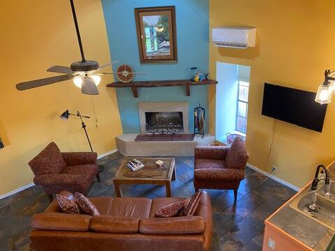 Restored 1873 Cavalry Barrack-2 Bedroom, 2 Bath