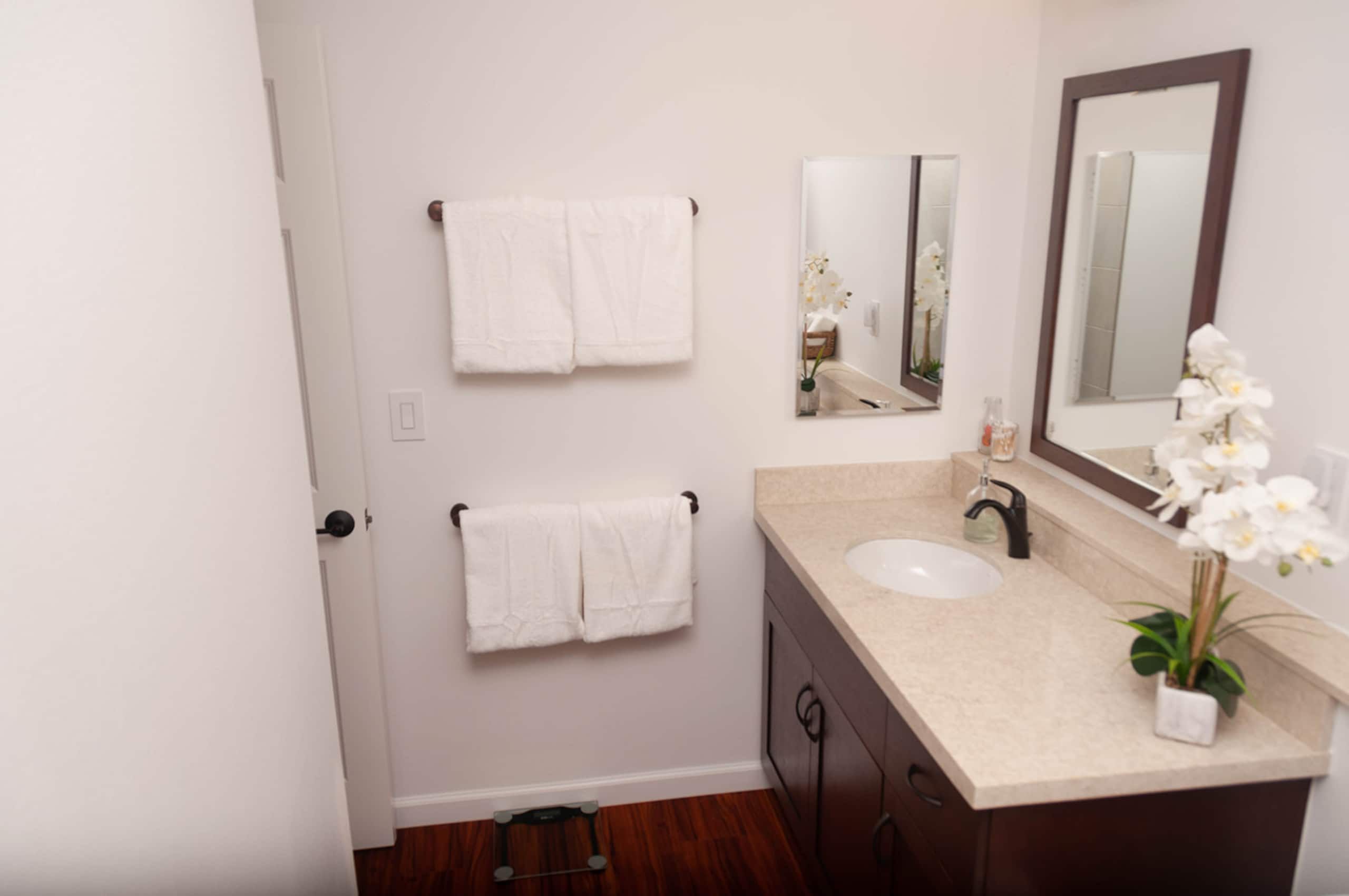 Slice of Paradise-Studio-Sleeps 4-Same$ for 4 as 2 - Photo 16