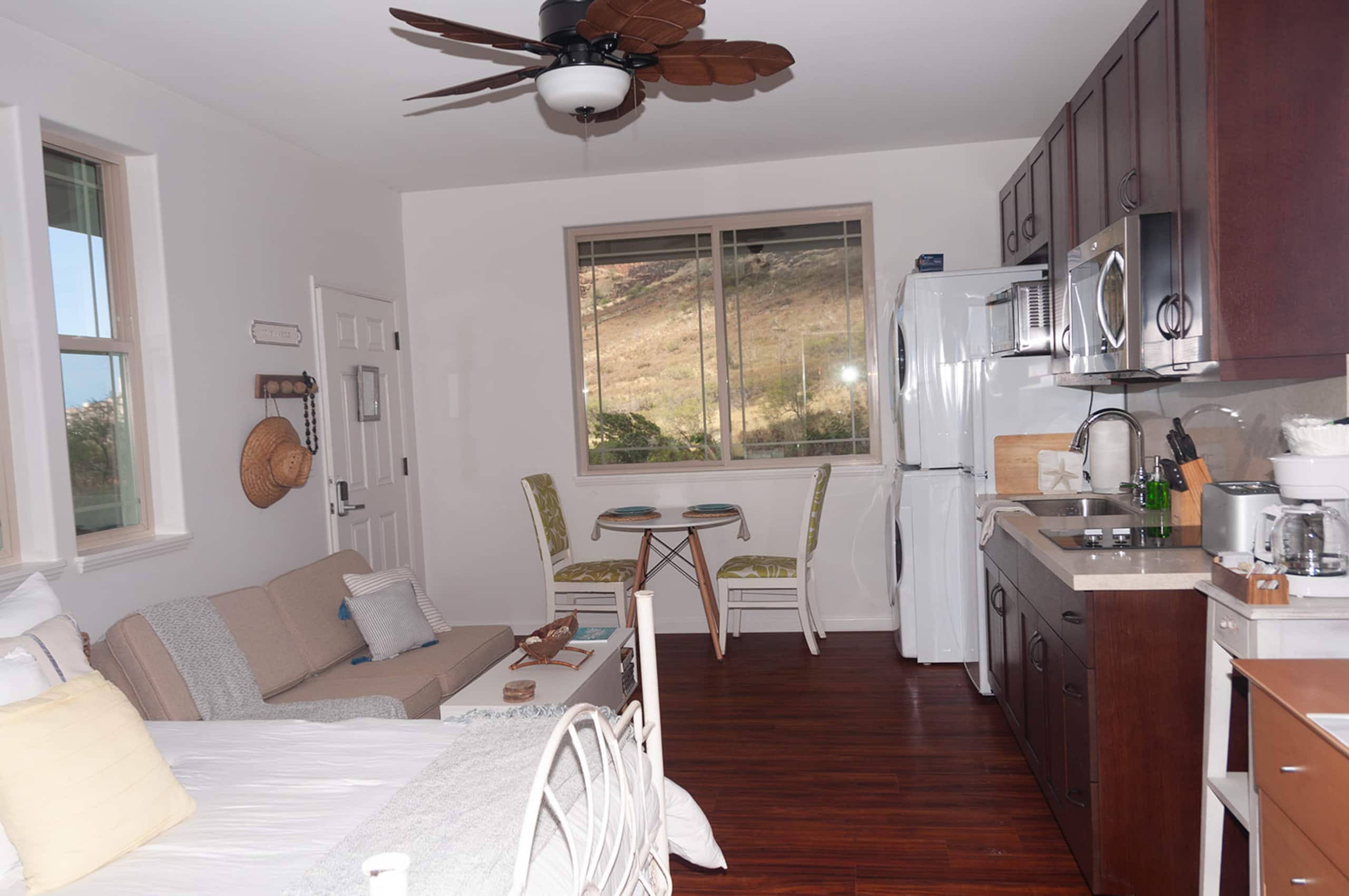 Slice of Paradise-Studio-Sleeps 4-Same$ for 4 as 2 - Photo 13