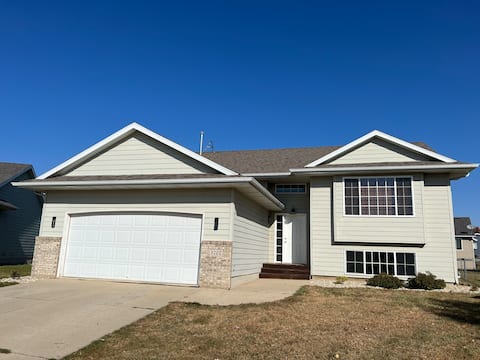 Spacious 3 bedroom home near the Barefoot Bar