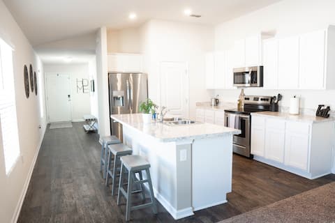 Coastal Lane 3/2 Clean Home in Jacksonville, Wi-fi
