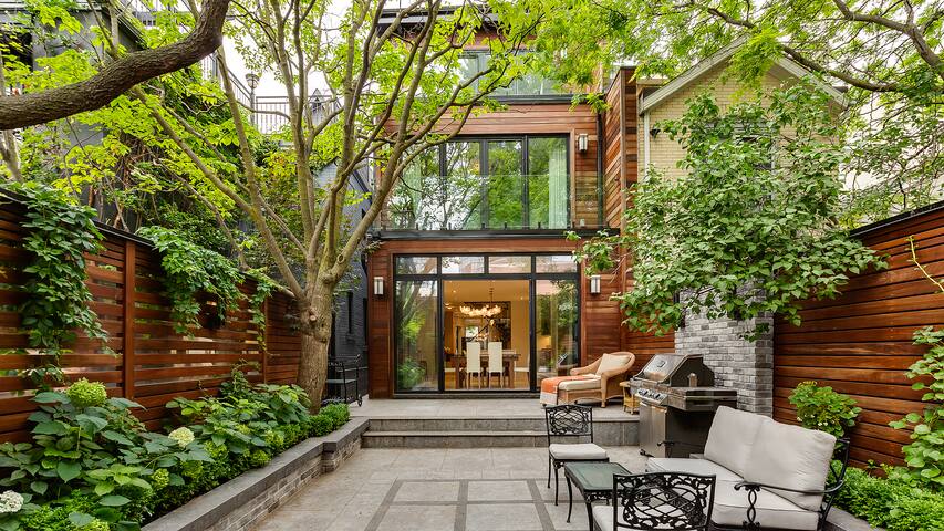 Yorkville Sanctuary Private Villa gallery image 4