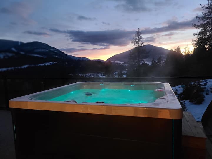 Amazing Views with Luxury Comfort-Private Hot Tub