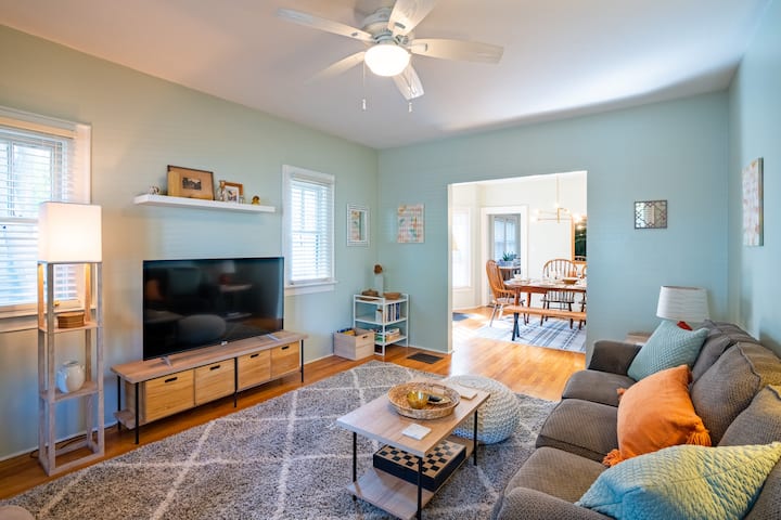 Gracious 6 Bedroom Contemporary Duplex! - Syracuse, NY