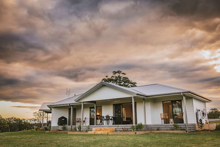 Clarrie's Green  - Caldwell  Cottage.