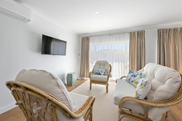 Par 2 On The Way!
Warm, Cosy And Comfortable. - Launceston